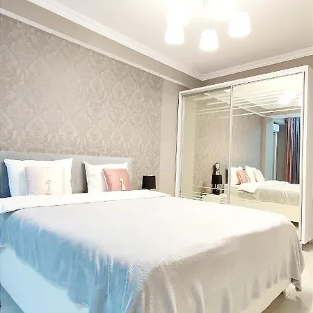 1br Ultracentral